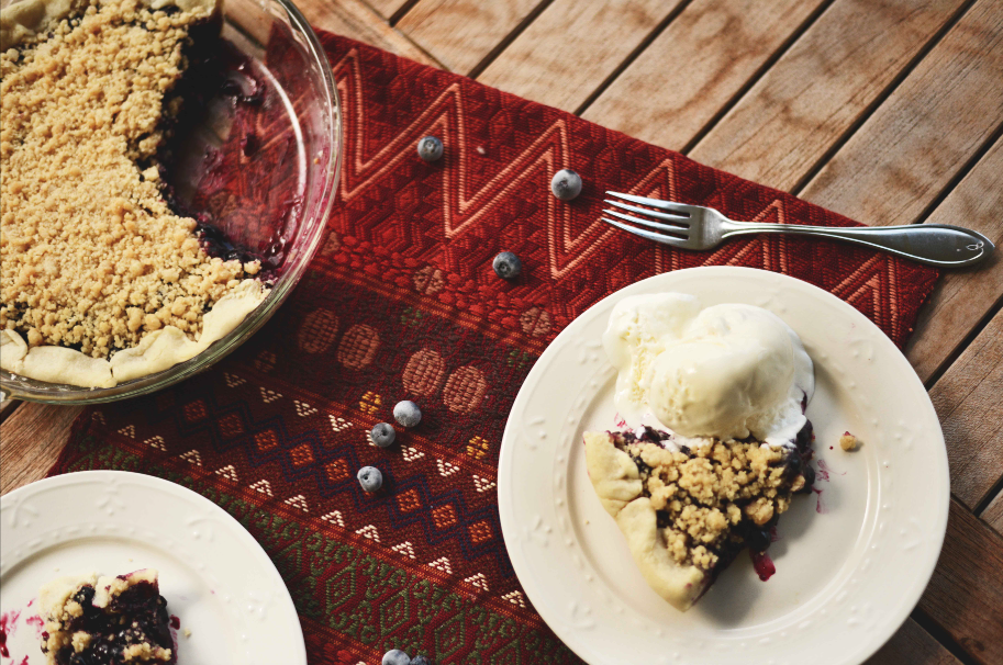 Blueberry Crumble Pie