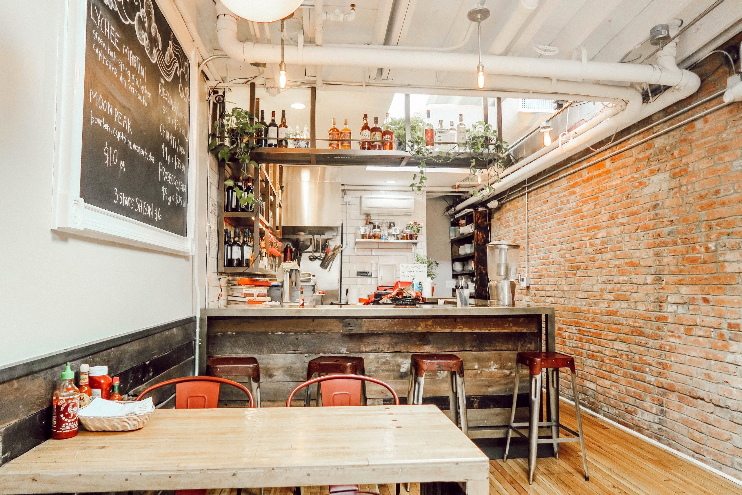 Inside of Bullfrog Bagels Washington DC