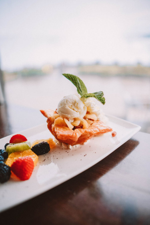 Niagara Parks Elements on the Falls Restaurant Niagara Spy Apple Barge Dessert Niagara Parks Elements on the Falls Restaurant Niagara Spy Apple Barge Dessert